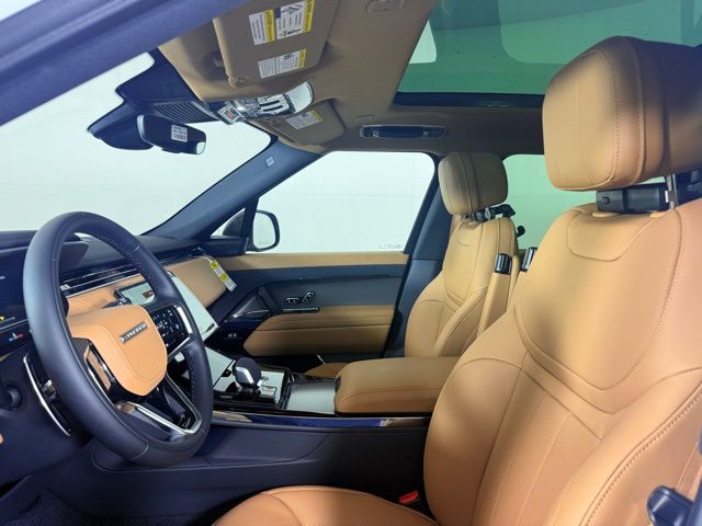 2025 Land Rover Range Rover Sport SE photo 3