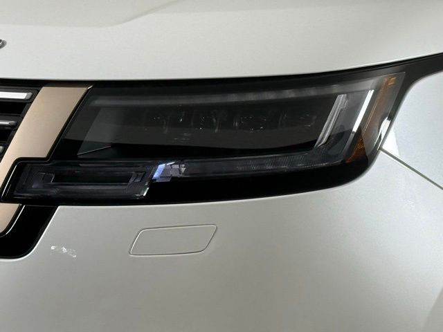 2026 Land Rover Range Rover SV - Photo 13