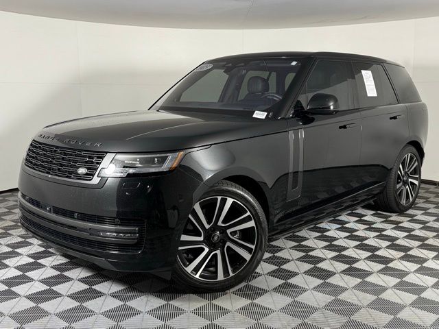 2023 Land Rover Range Rover SE's photo