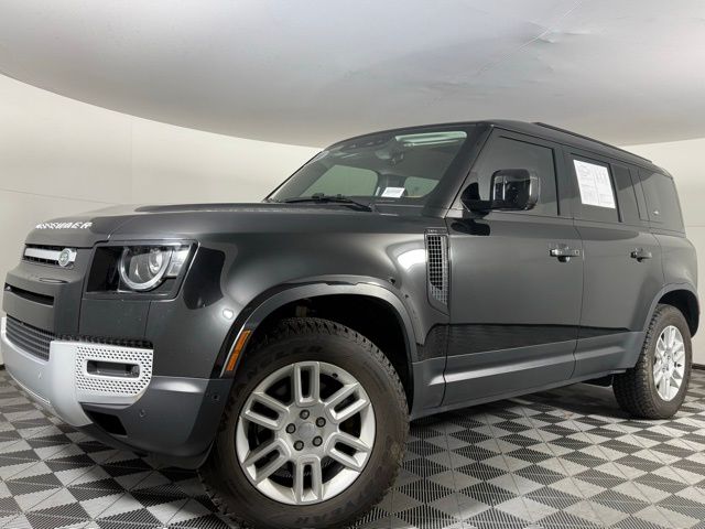 2024 Land Rover Defender S's photo