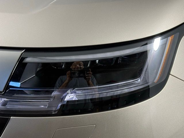 2025 Land Rover Range Rover SE - Photo 13