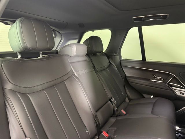 2025 Land Rover Range Rover SE - Photo 29