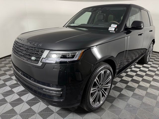 2025 Land Rover Range Rover SE photo 3