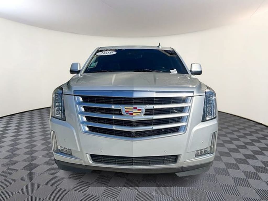 Used 2019 Cadillac Escalade Luxury SUV