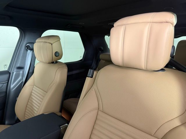 2026 Land Rover Discovery Gemini Edition - Photo 15