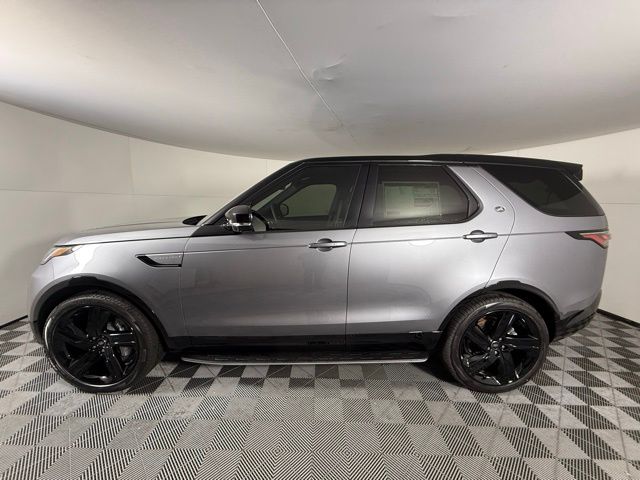 2025 Land Rover Discovery SE photo 3
