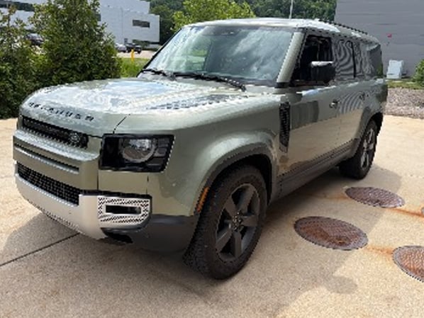 2025 Land Rover Defender 130 S P300's photo