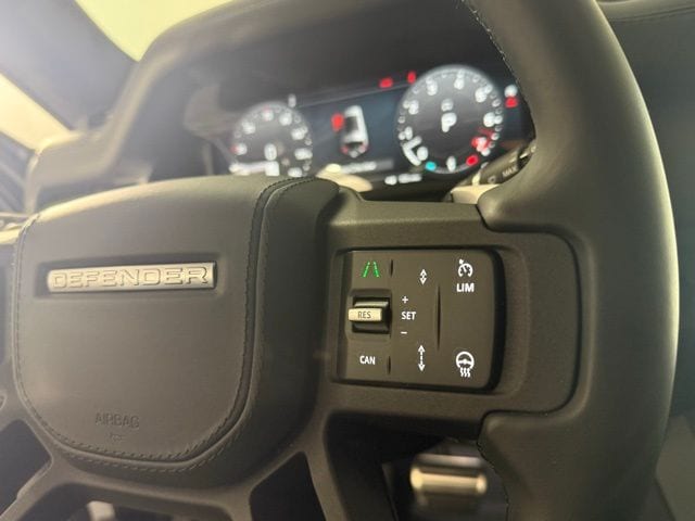 2026 Land Rover Defender V8 - Photo 19