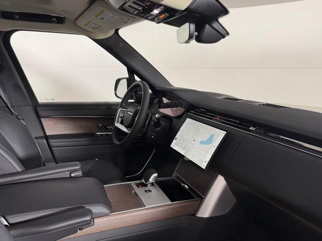 2025 Land Rover Range Rover SE - Photo 32