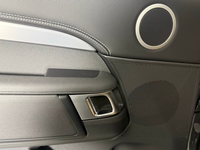 2026 Land Rover Discovery Gemini Edition - Photo 23