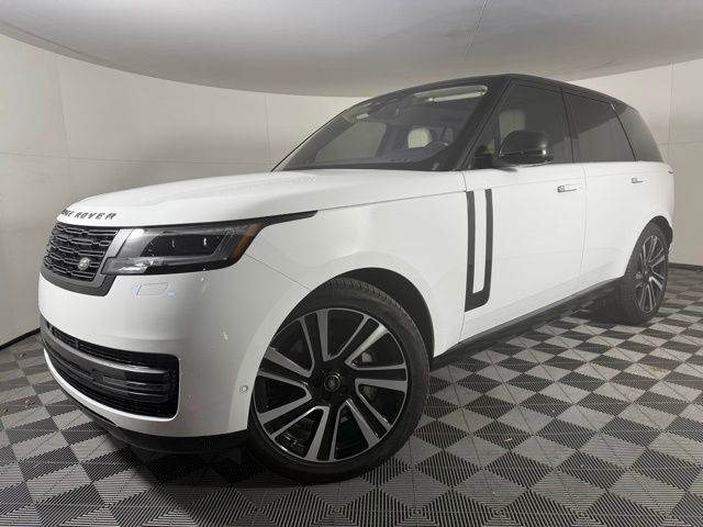 2023 Land Rover Range Rover SE's photo