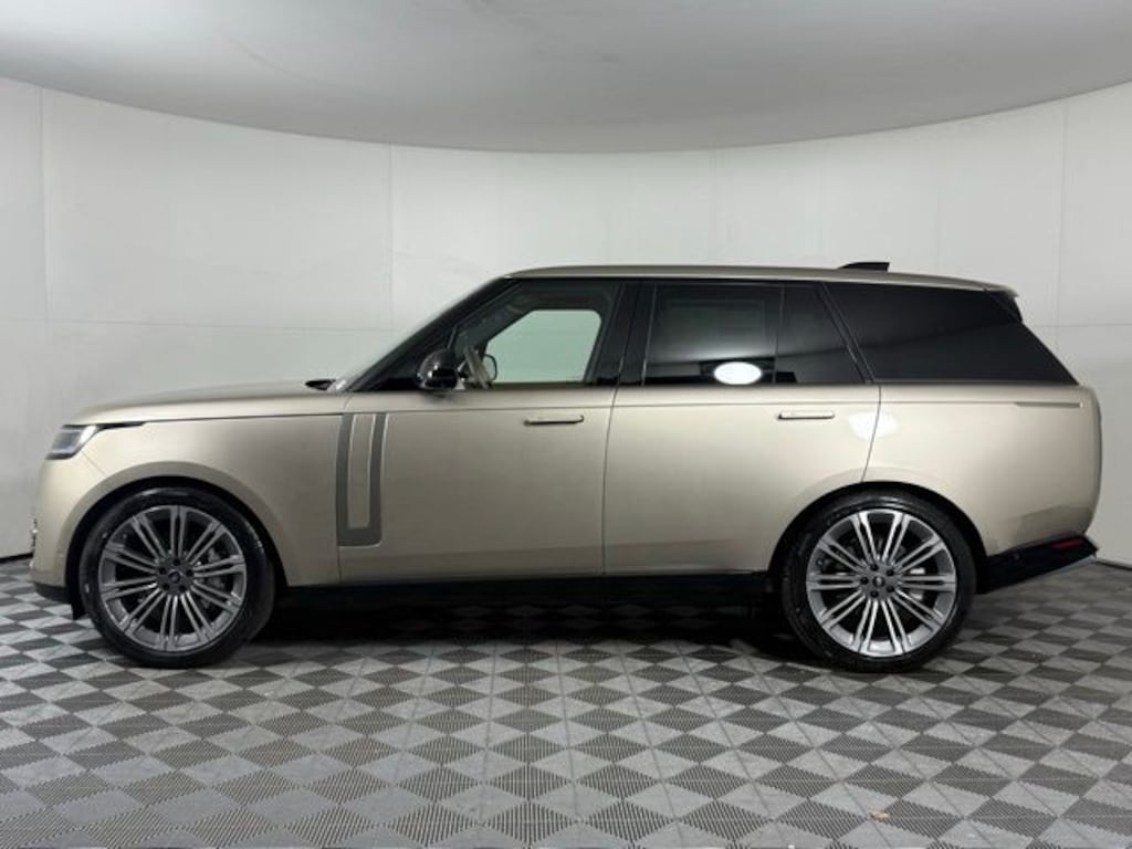 New 2025 Land Rover Range Rover SE SUV