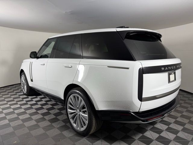2025 Land Rover Range Rover SE photo 4