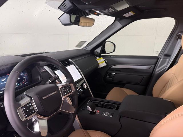 2026 Land Rover Discovery Gemini Edition - Photo 6