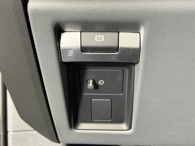 2026 Land Rover Defender X - Photo 29