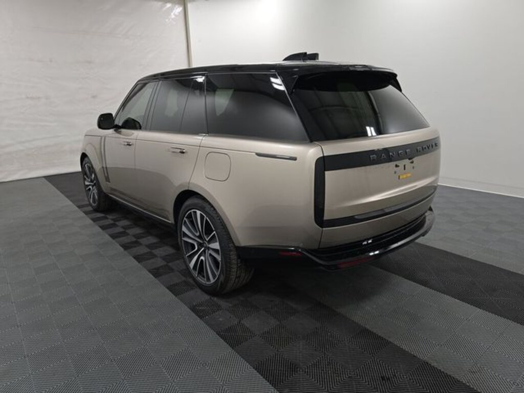 Used 2025 Land Rover Range Rover Plug-In Hybrid SE SUV
