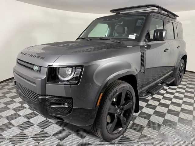 2025 Land Rover Defender 110 X-Dynamic SE photo 3