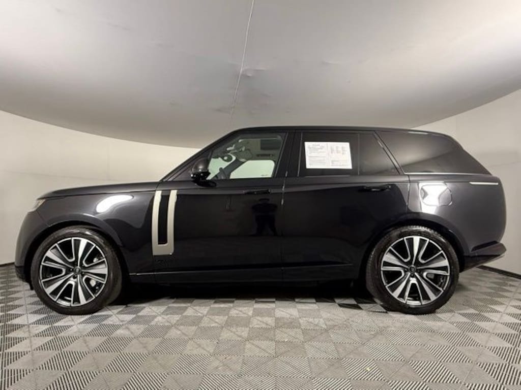 Used 2025 Land Rover Range Rover Plug-In Hybrid SE SUV