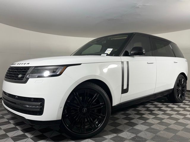 2025 Land Rover Range Rover SE's photo