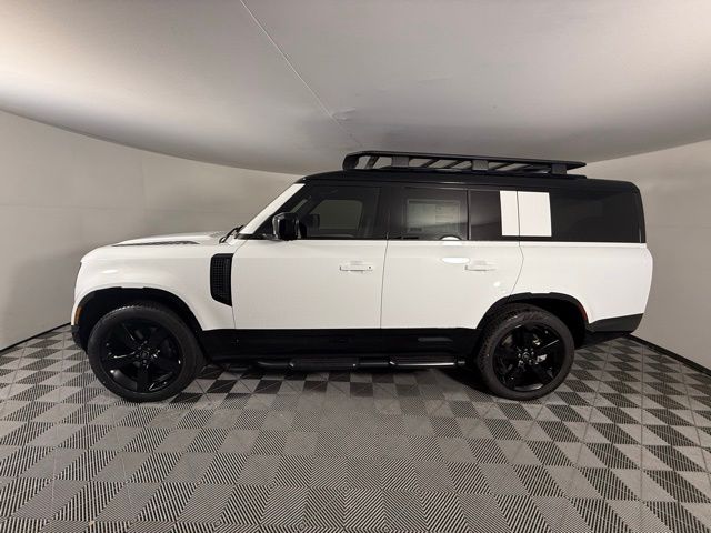 2025 Land Rover Defender X-Dynamic SE photo 3