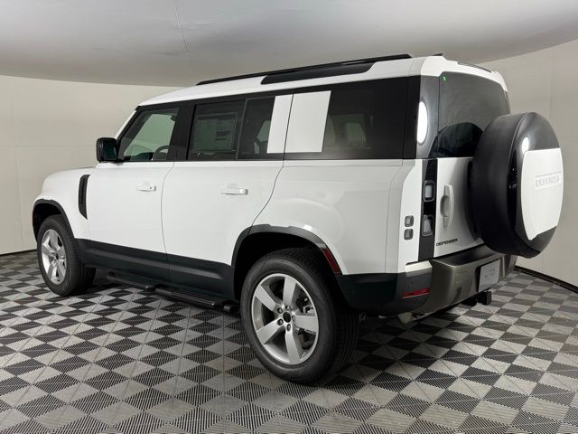 2026 Land Rover Defender 110 S photo 4