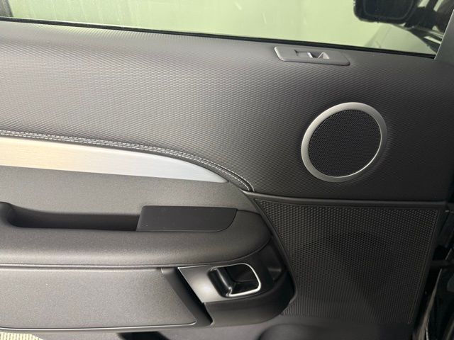 2026 Land Rover Discovery Gemini Edition - Photo 22