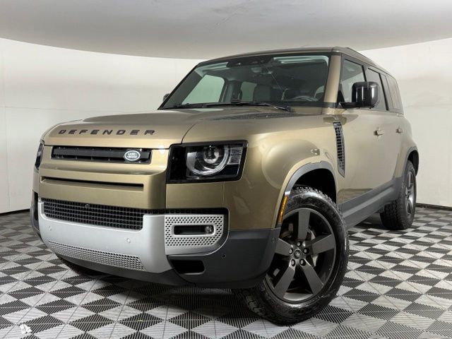 2025 Land Rover Defender 110 S P300's photo