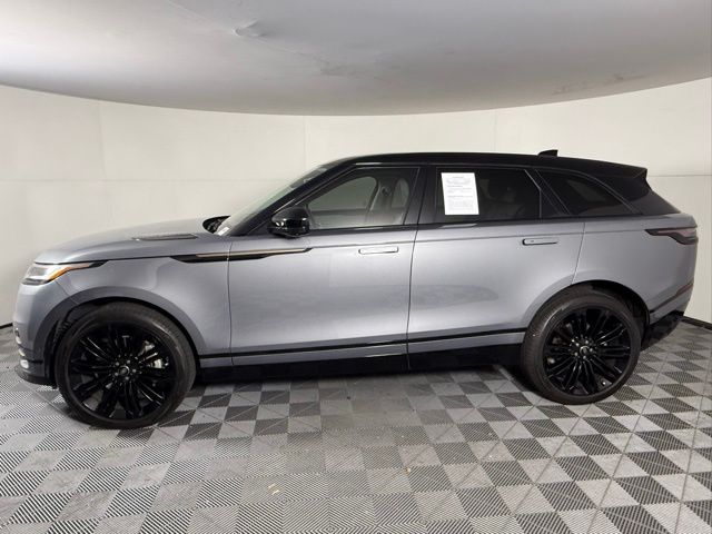 2025 Land Rover Range Rover SE photo 4