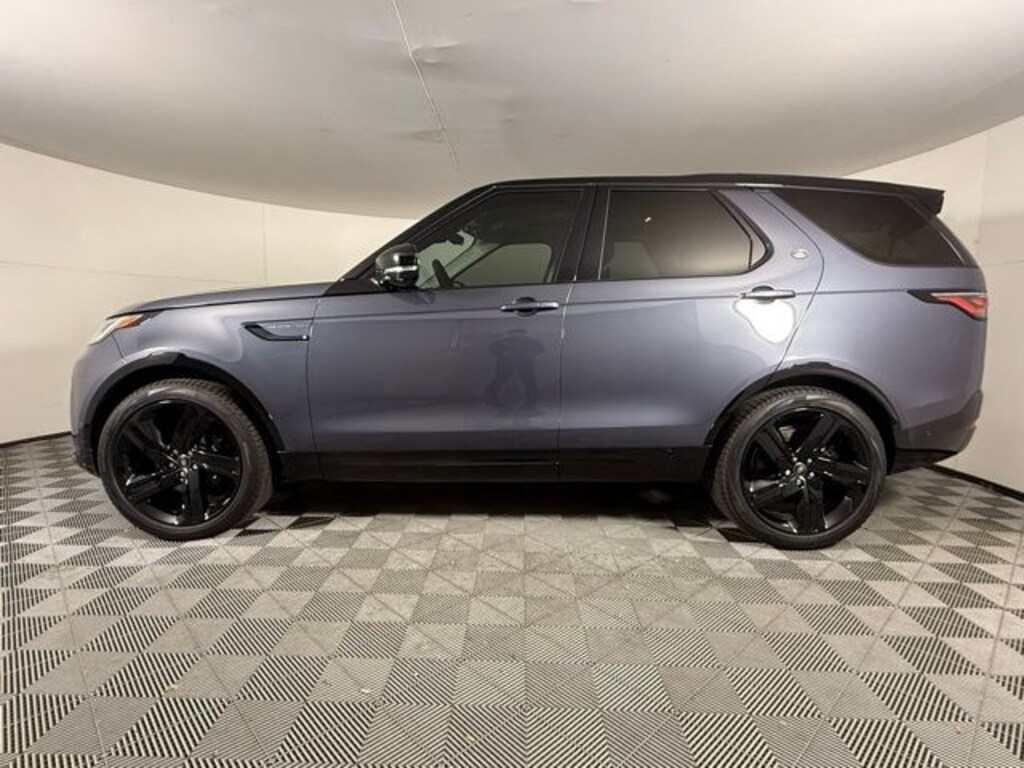 New 2025 Land Rover Discovery Metropolitan Edition SUV