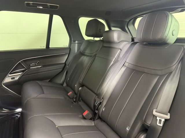2025 Land Rover Range Rover SE - Photo 24