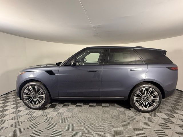 2025 Land Rover Range Rover Sport SE photo 3