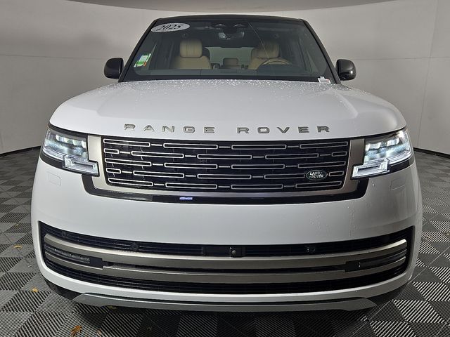 2025 Land Rover Range Rover SE photo 2