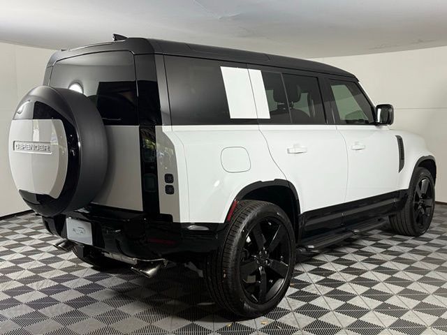 2026 Land Rover Defender V8 - Photo 8