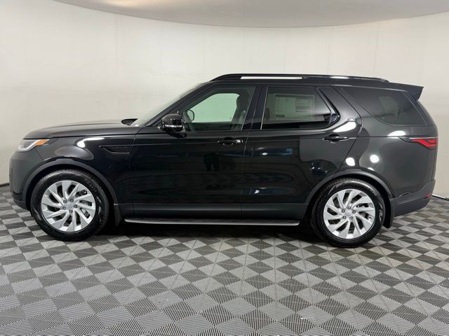 2025 Land Rover Discovery S photo 3
