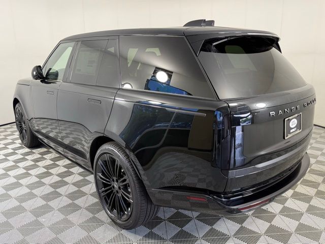 2025 Land Rover Range Rover SE photo 4