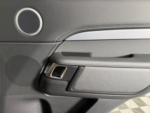 2026 Land Rover Discovery Gemini Edition - Photo 30