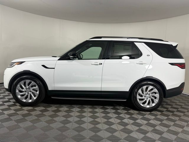 2025 Land Rover Discovery S photo 3