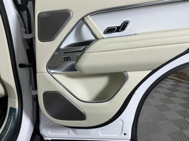 2026 Land Rover Range Rover SV - Photo 30