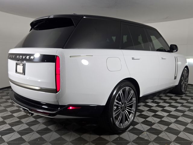 2025 Land Rover Range Rover SE photo 4