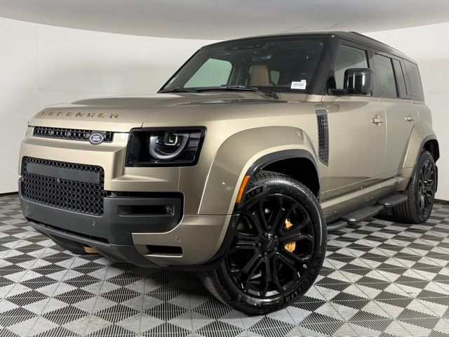 2026 Land Rover Defender 110 OCTA P635's photo
