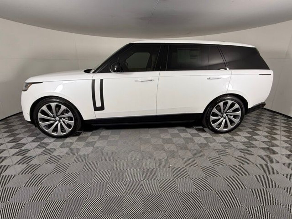 New 2025 Land Rover Range Rover SE SUV