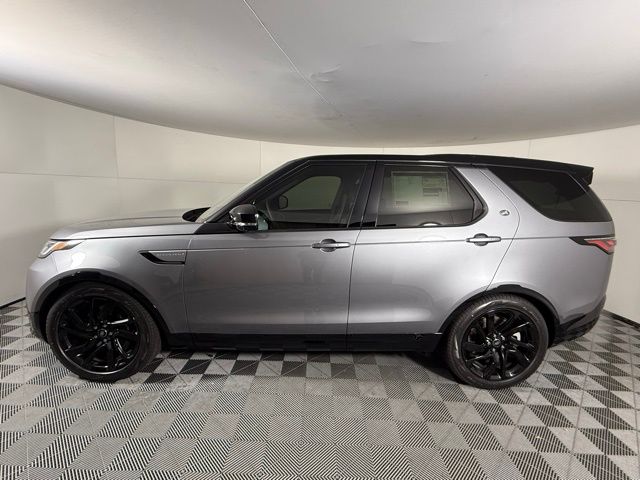 2025 Land Rover Discovery SE photo 3