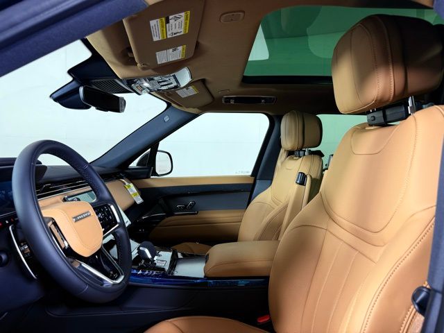 2025 Land Rover Range Rover Sport SE photo 3