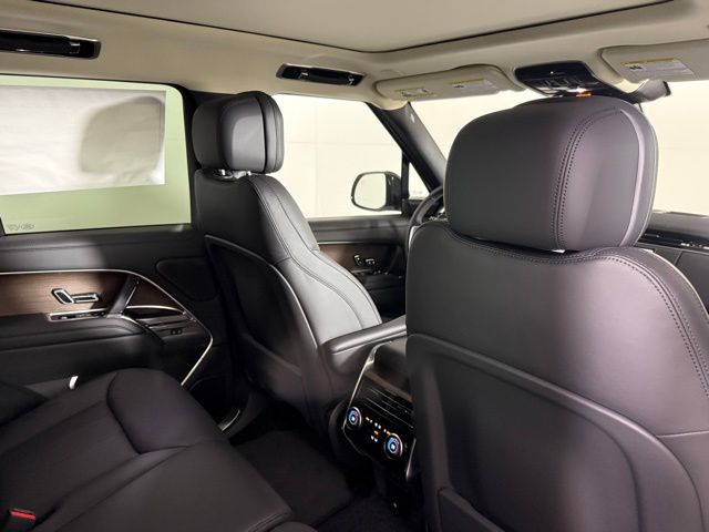 2025 Land Rover Range Rover SE - Photo 29