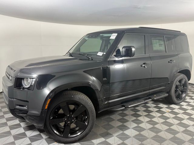 2026 Land Rover Defender X-Dynamic SE's photo