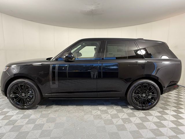 2025 Land Rover Range Rover SE photo 3
