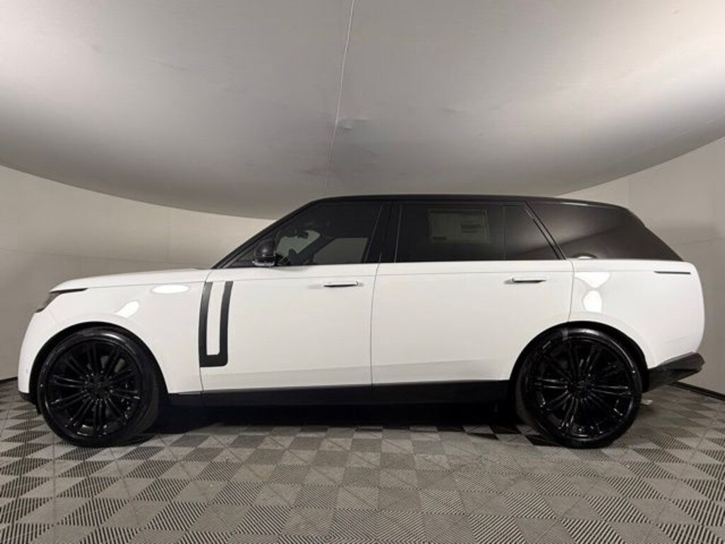 New 2026 Land Rover Range Rover SE LWB 7-Seats / V8 Long Wheel Base