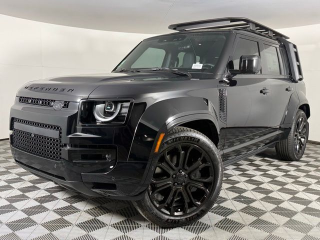 2026 Land Rover Defender 110 OCTA Black P635's photo