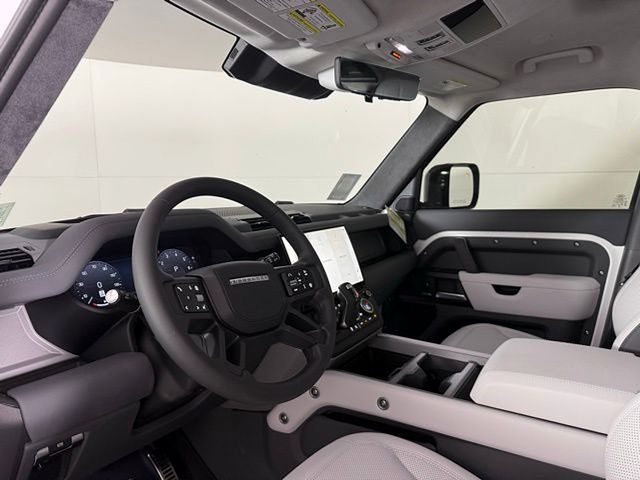 2026 Land Rover Defender V8 - Photo 16