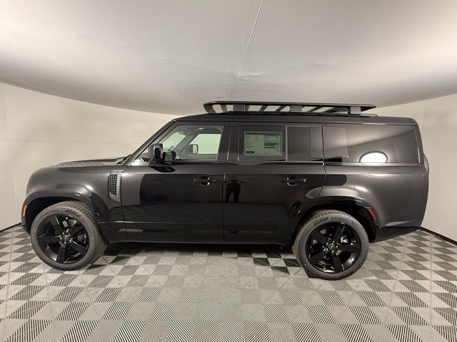 2025 Land Rover Defender X-Dynamic SE photo 3